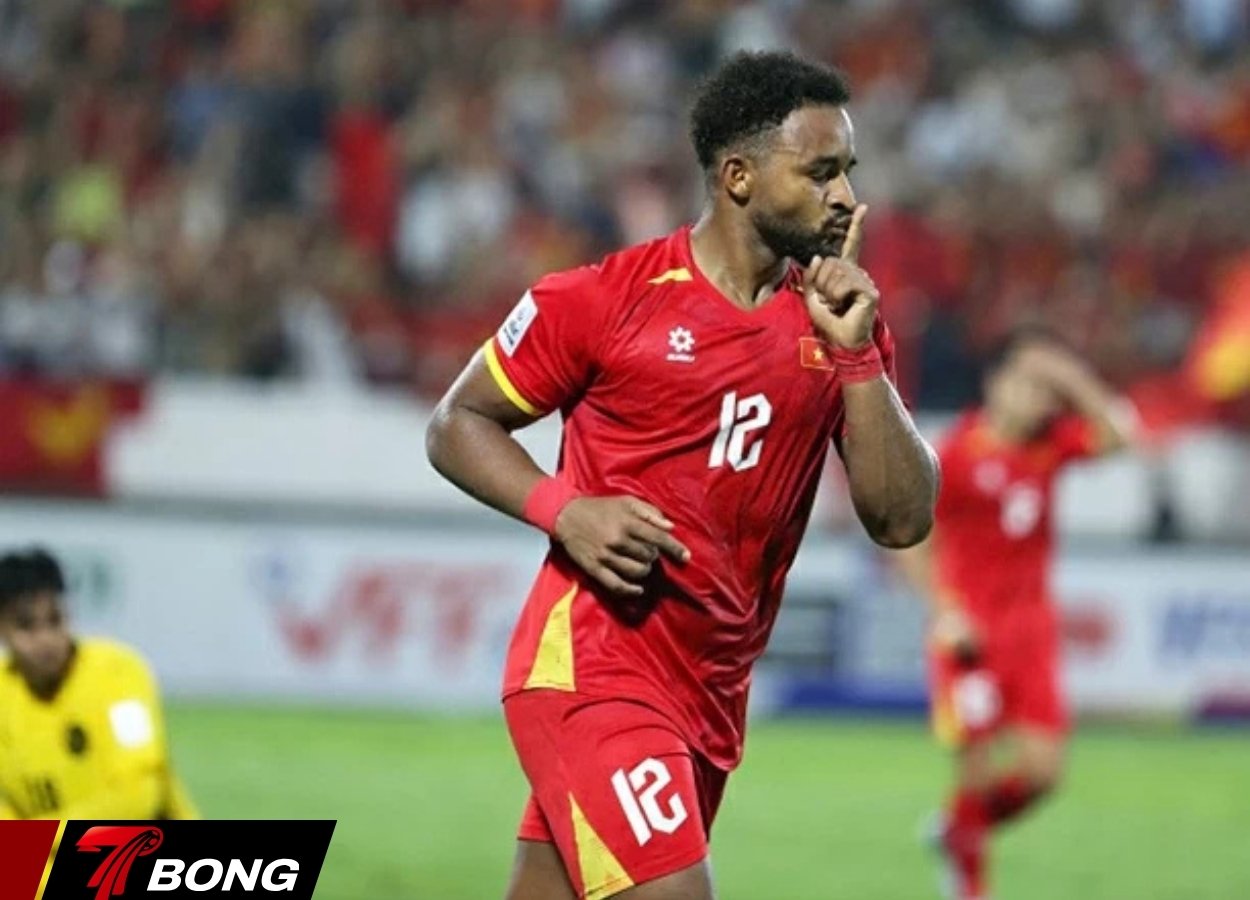 Xuân Son thi đấu đầy nỗ lực  